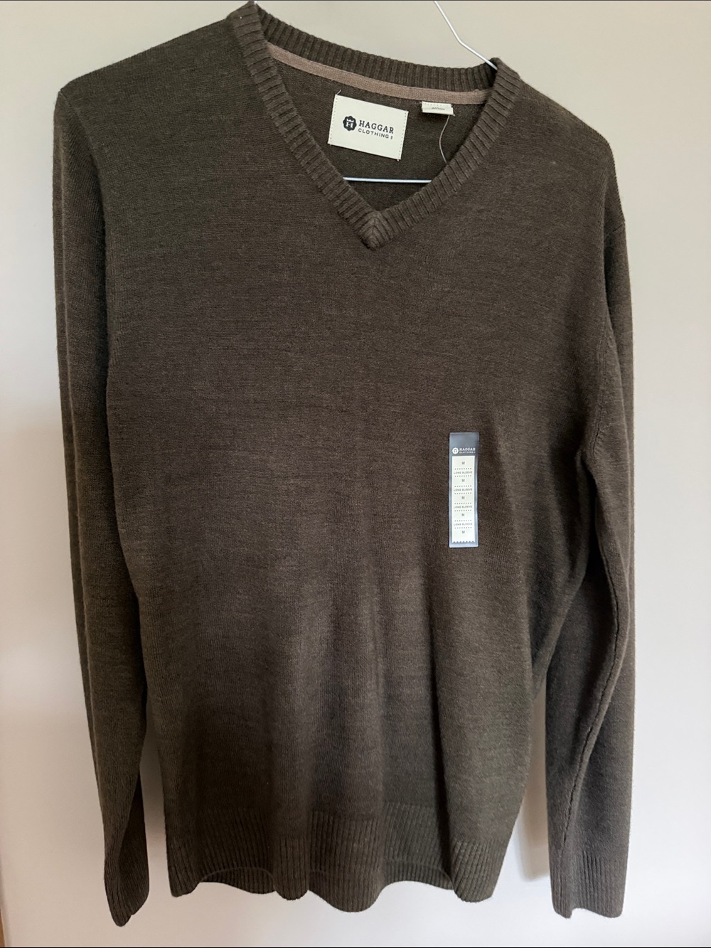 Haggar Men's V-Neck Sweater in Dark Brown